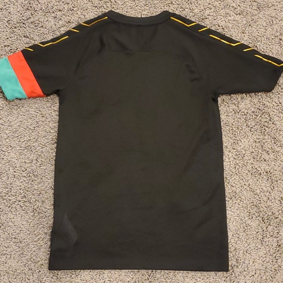 Nike - Picture 3 of 4